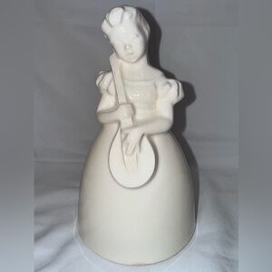 VINTAGE OFF WHITE FIGURINE SOUTHERN GIRL PLAYING MANDOLIN GLOSSY - 7"